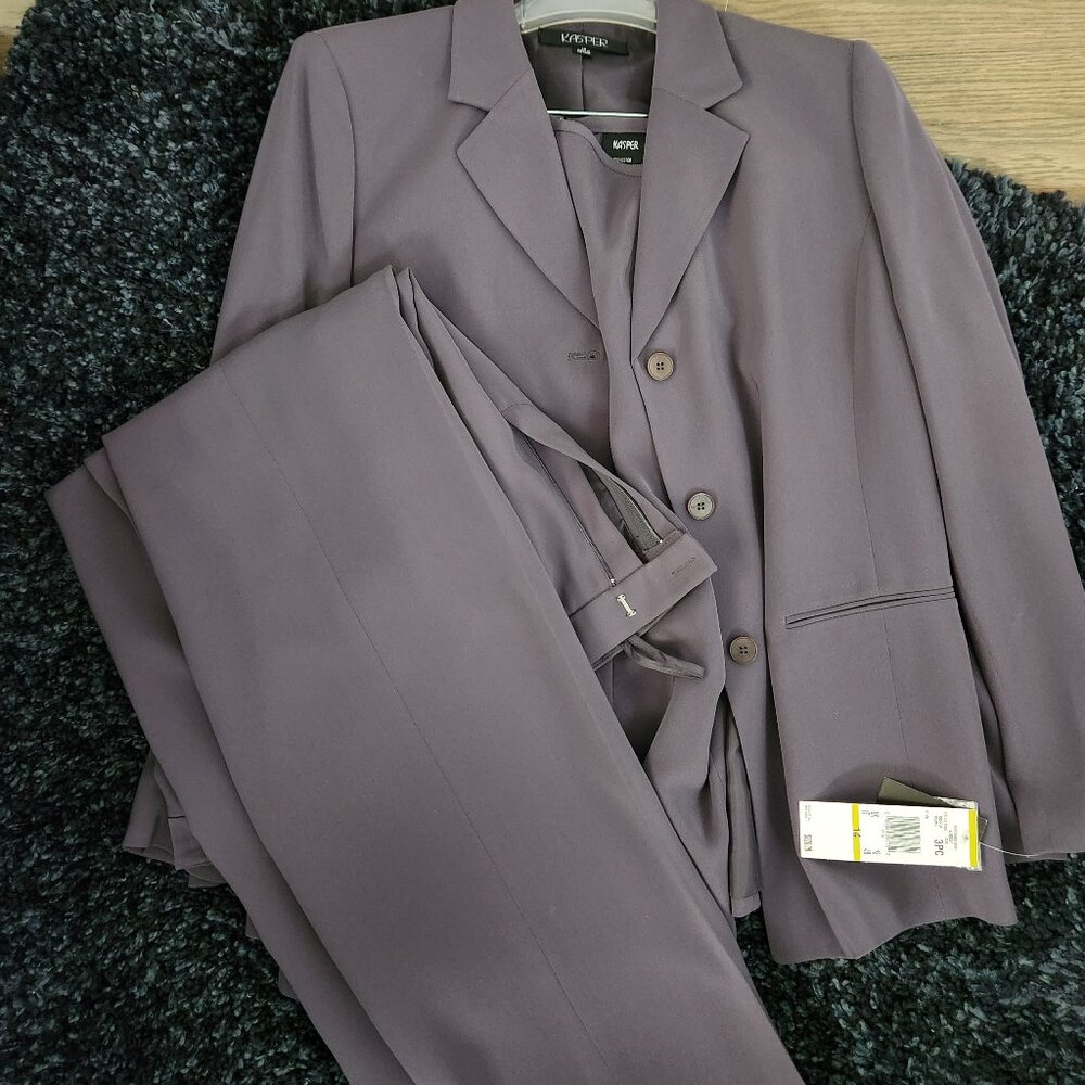 Women's 3pc Gray Kasper Suit NEW size 14